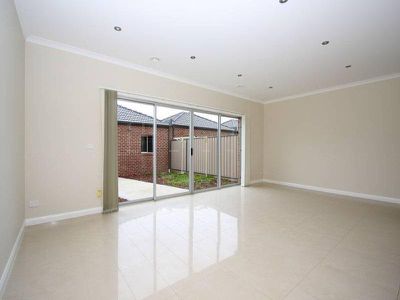 7 Pipers Walk, Cairnlea