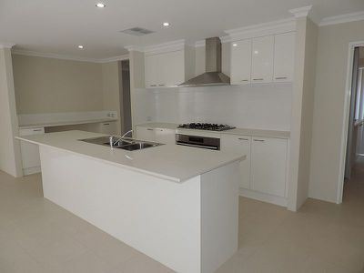 8 Kanooka Approach, Baldivis