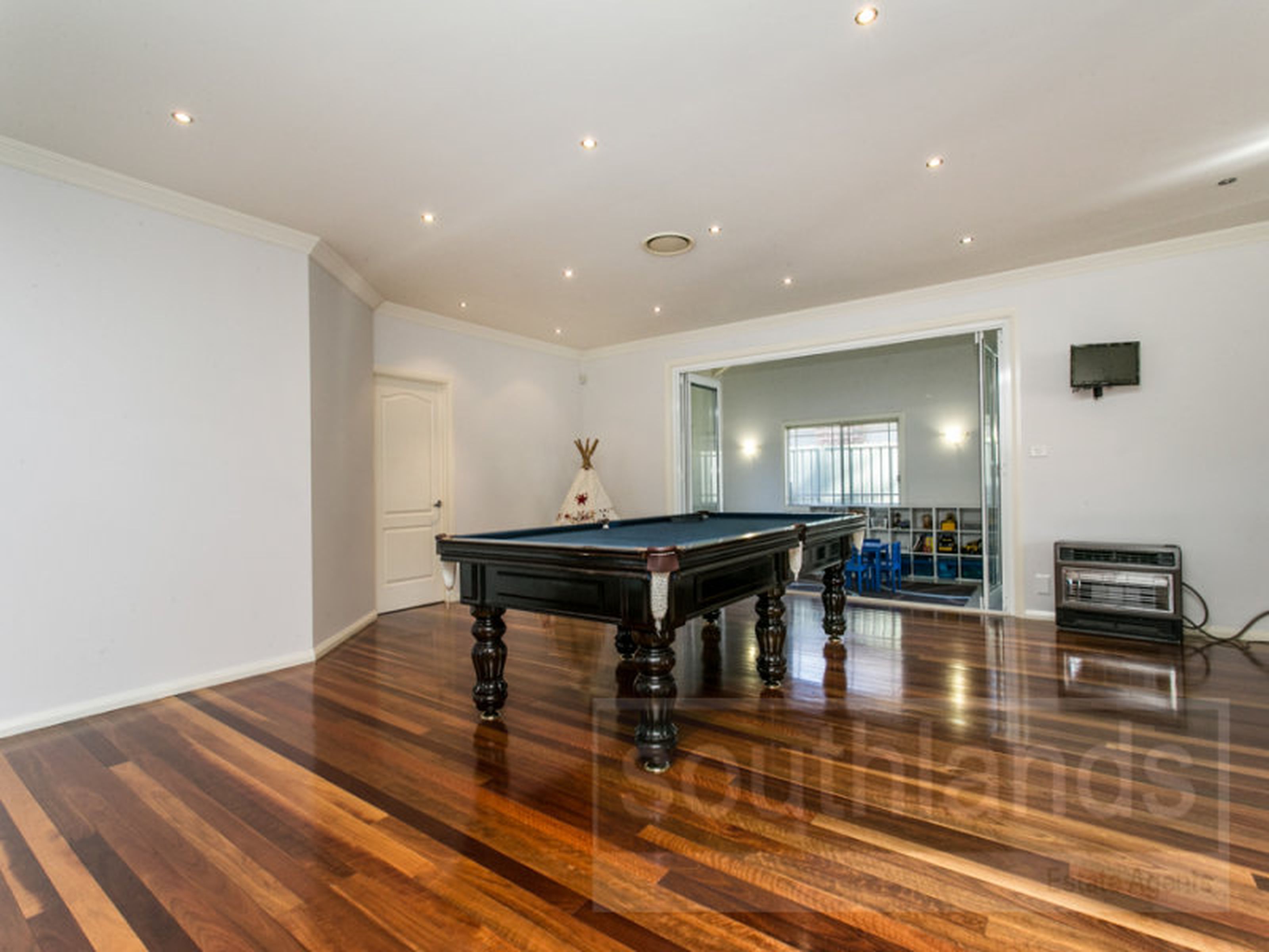 9 Torquay Tce, GLENMORE PARK