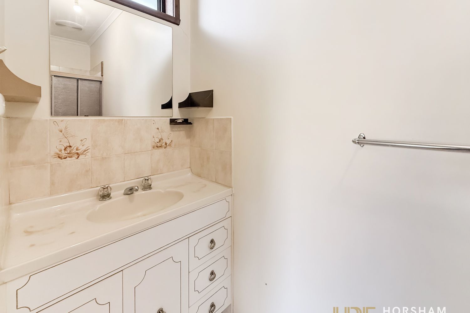 2 Mintern Crescent, Horsham