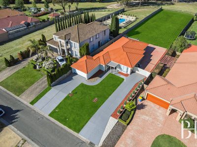 22 Lakeside Drive, Hidden Valley