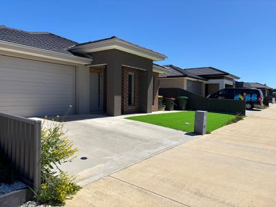 84 Dyson Drive, Lucas