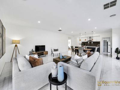 38 Bonhams Circuit, Manor Lakes