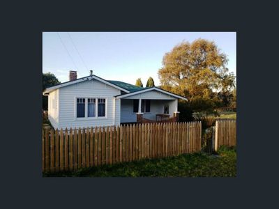 3058 West Tamar Highway, Loira