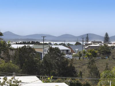 35 Ocean View Road, Arrawarra Headland