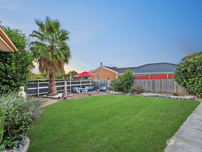 32 Somerset Drive, Dandenong North