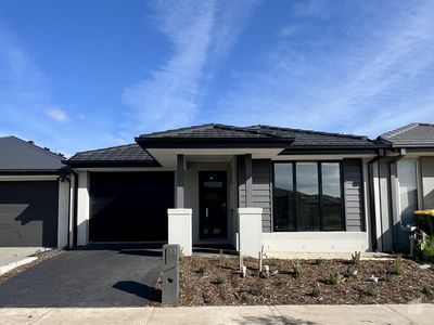 13 Labrador Street, Clyde North