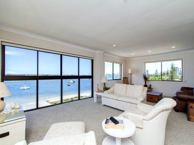 6  250 Marine Parade, Labrador