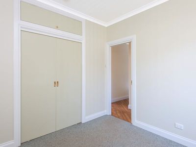 11 Russell Street, Piccadilly