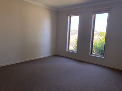 1228 Ison Road, Manor Lakes