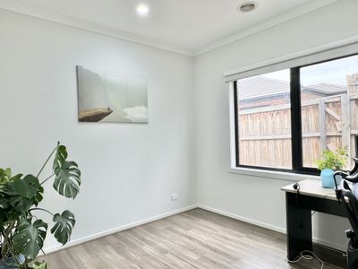 5 Medlar Avenue, Manor Lakes