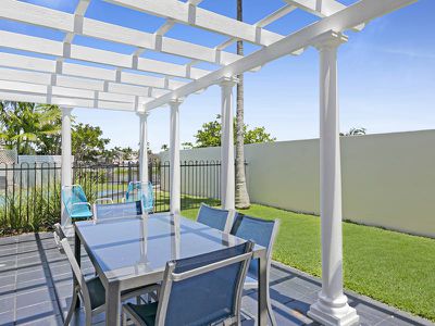 11 Antigua Way, Clear Island Waters