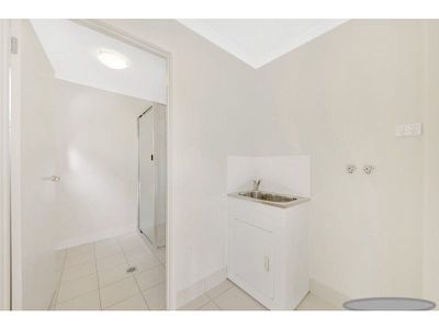 3 / 1 Collins Lane, Kin Kora