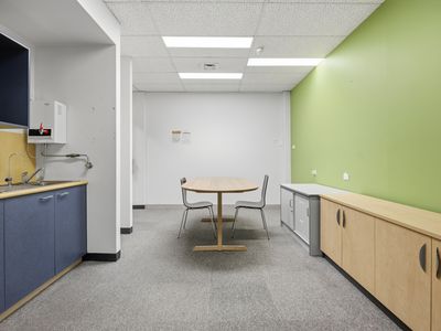 B2 / 75 Newnham Drive, Newnham