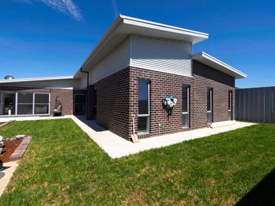 10 Angus Place, Bungendore