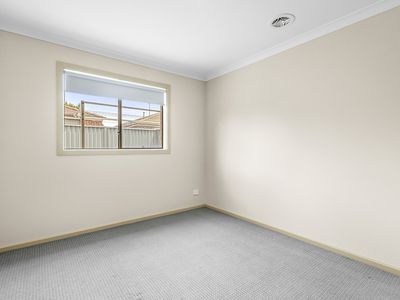 10 Heracles Lane, Cranbourne West