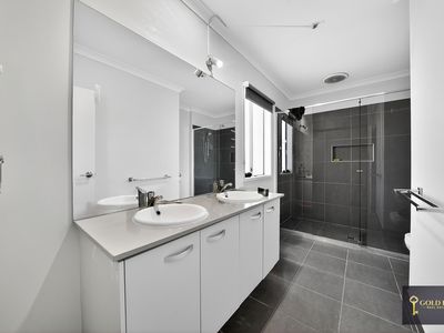 76 Lansdowne Parade, Tarneit