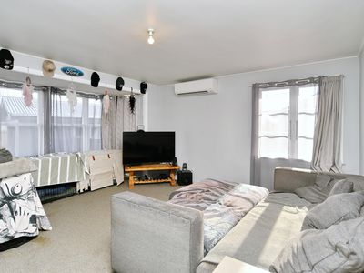 1 / 38 Fenchurch Street, Redwood