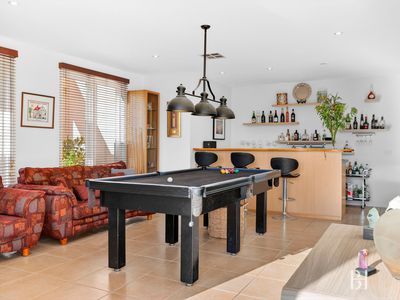 5 Ironbark Court, Hidden Valley