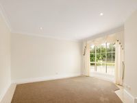 360 London Road, Belmont
