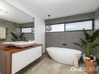 21 The Promenade, Manyana