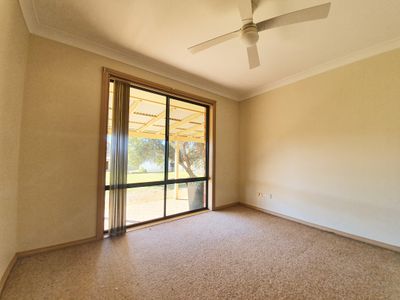 6 Brian Hambly Place, Dubbo