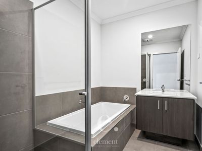 27 Tranquility Crescent, Armstrong Creek