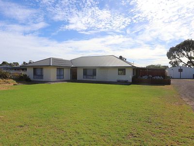 32 Bay Road, Allendale East