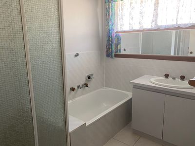4 Retreat Place, Werribee