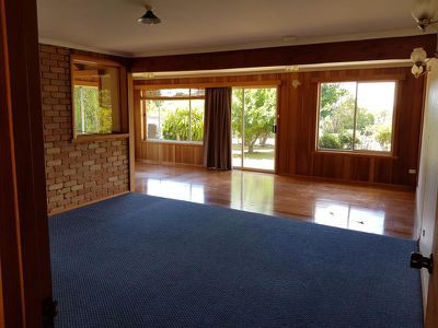 5 Esplanade, Middleton