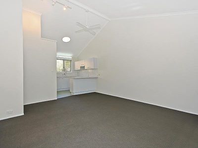 1/4 Aramac Ct, Capalaba