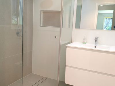 4 Desert Falls Crescent, Parkwood
