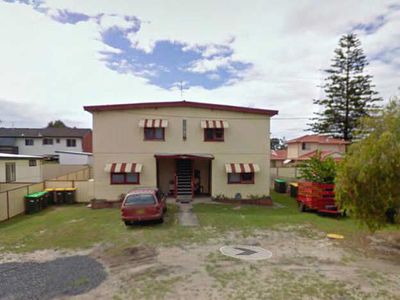 2 / 1 Tuncurry Street, Tuncurry