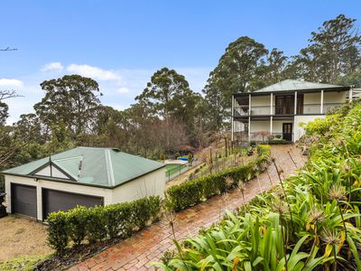 64 Green Avenue, Mount Macedon