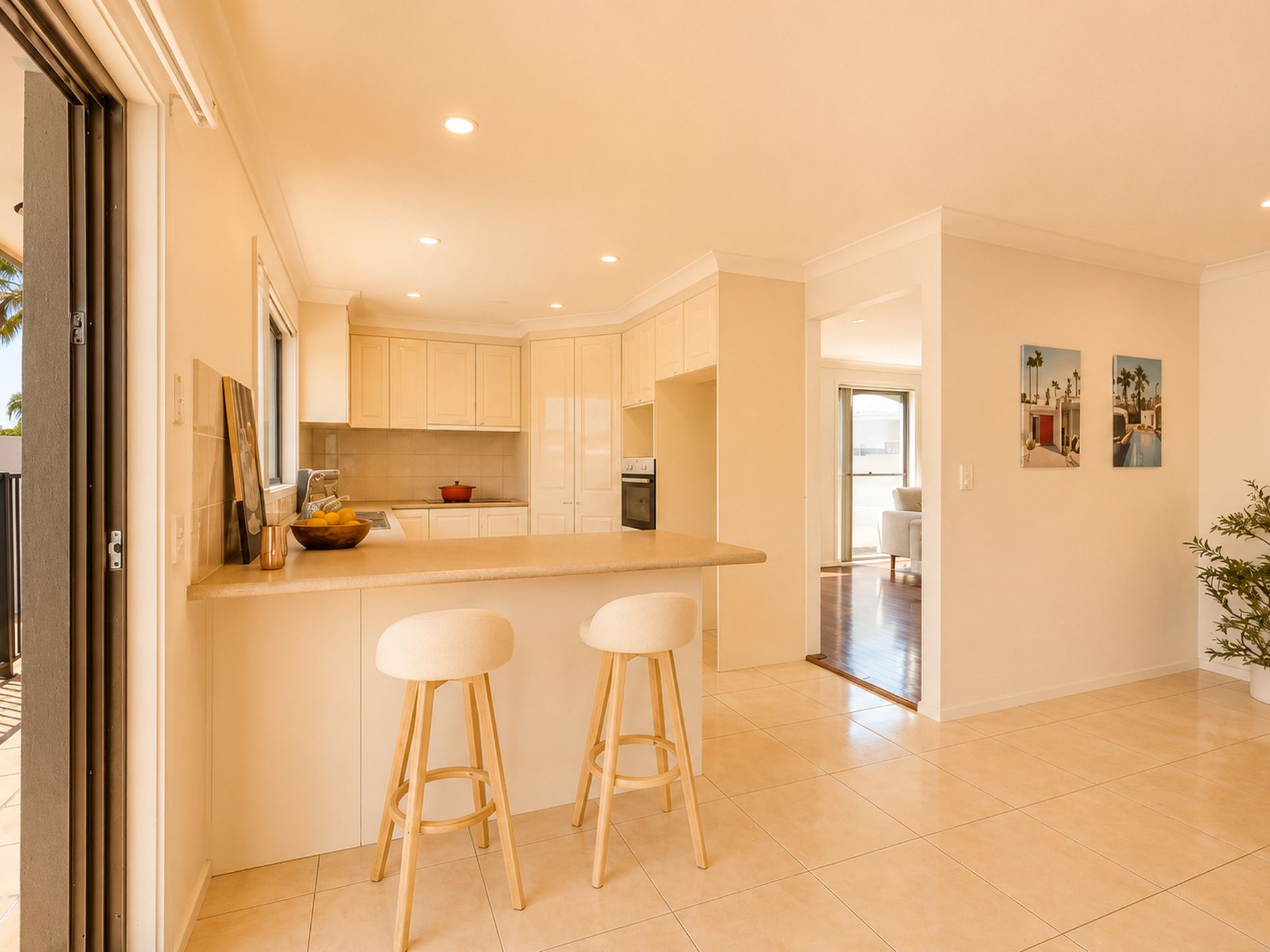 11 Ensenada Ct, Broadbeach Waters