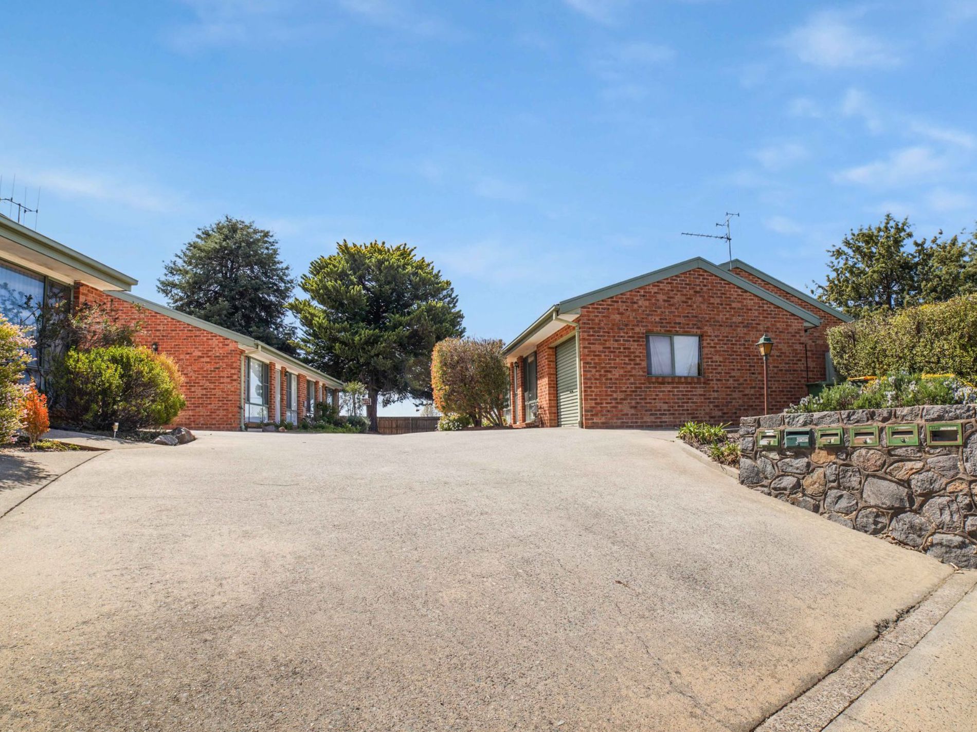 2 / 1 Blackall Avenue, Crestwood