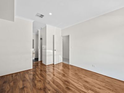 28 Mornington Crescent, Wandi