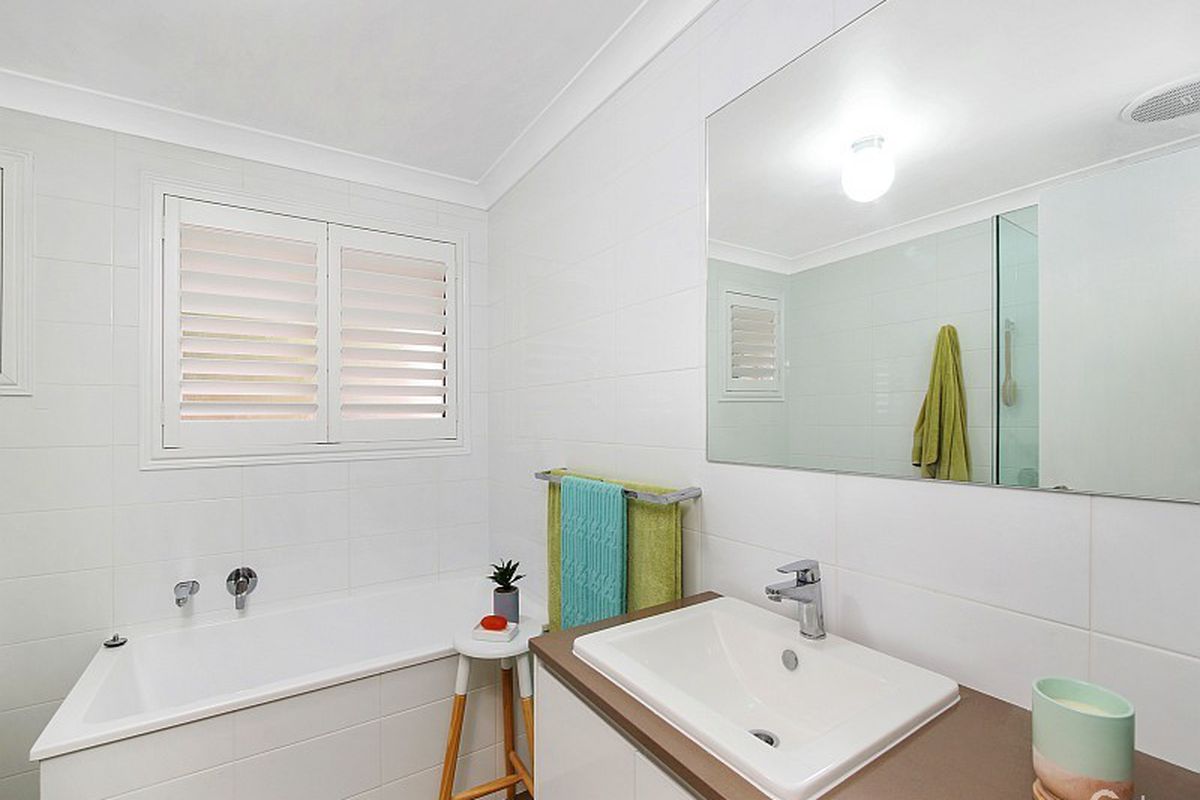 1 / 1 White Cedar Close, Green Point