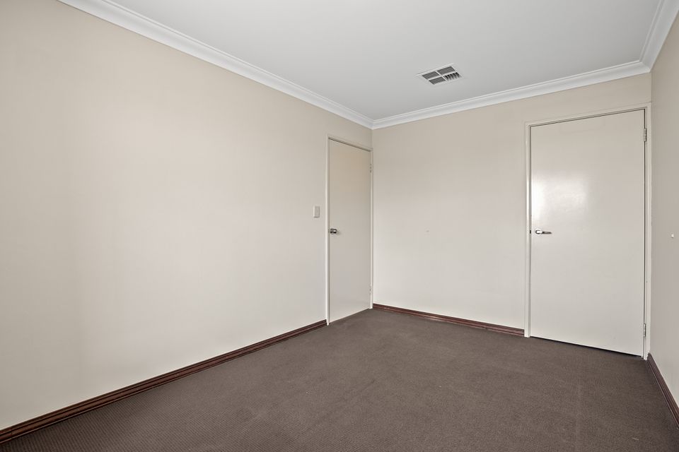 16 Frigate Close, Waikiki