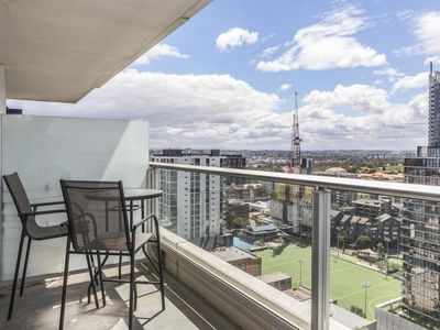 1904 / 7 Yarra Street, South Yarra