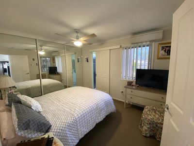 24 Cassandra Crescent, Urangan