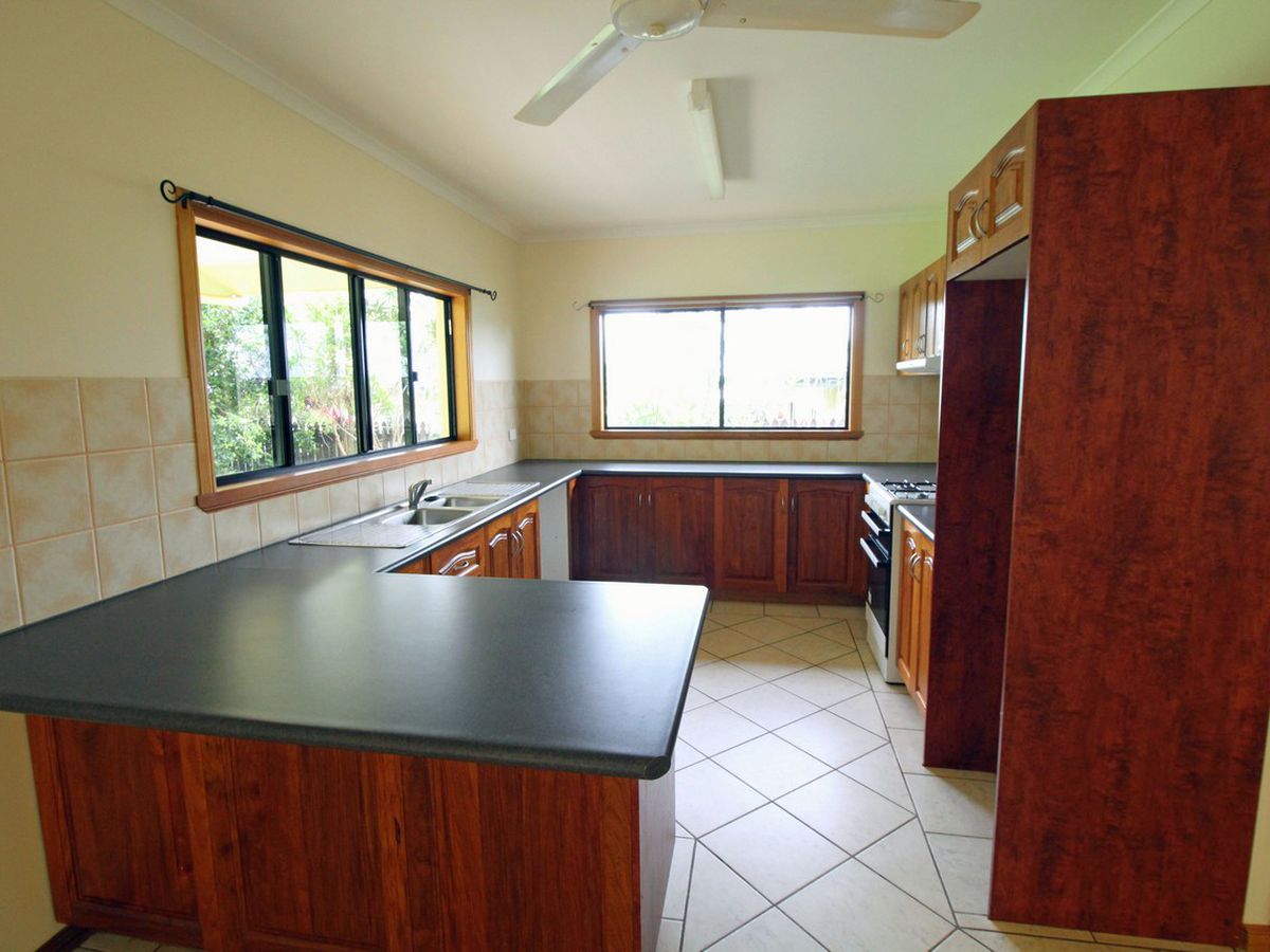 13 DANZER DRIVE, Atherton