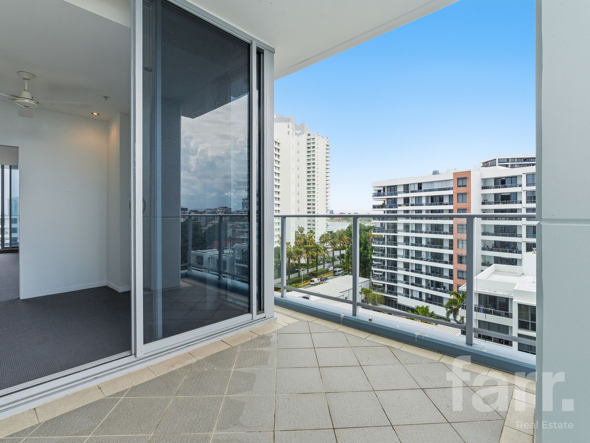 1101 / 4 Como Crescent, Southport