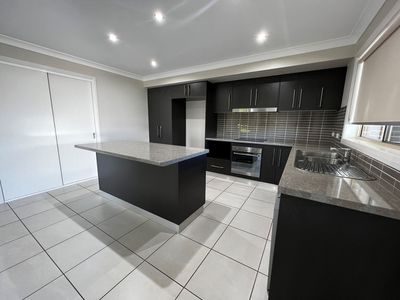 2 / 12 Lilydale Terrace, Dubbo