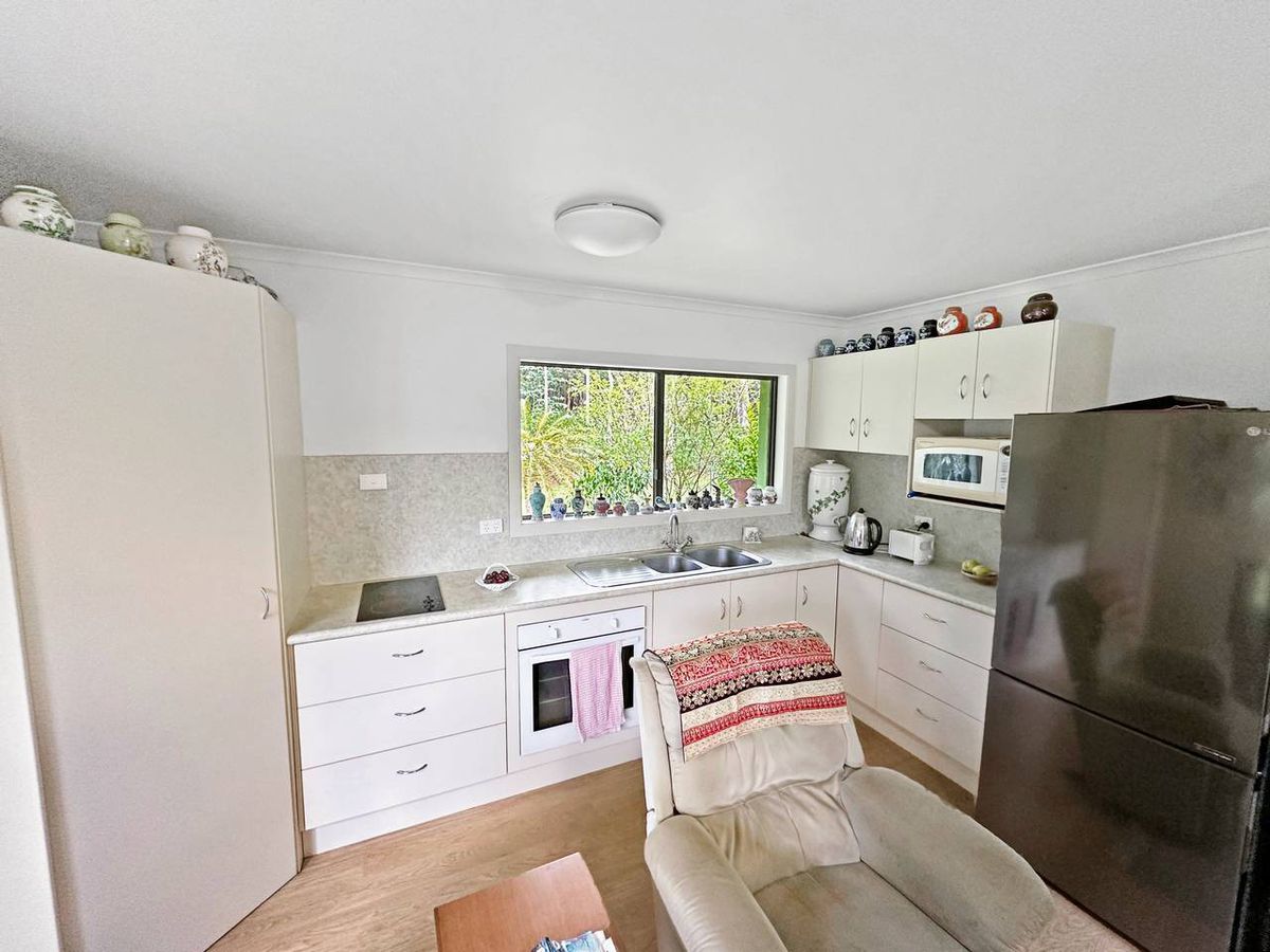 24 Willetts Road, Atherton