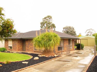 25 Greenbank Grove, Hackham