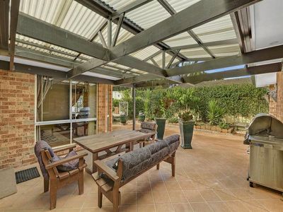 4 Flame Tree Cl, Hamlyn Terrace