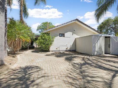 27 Willowmead Way, Kelmscott