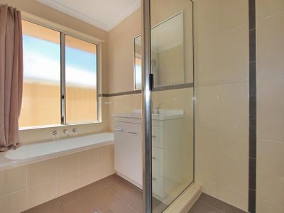 10 Henderson Drive, Kalgoorlie