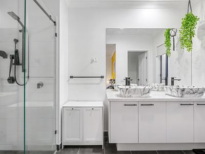 3 Caxton close, Clyde
